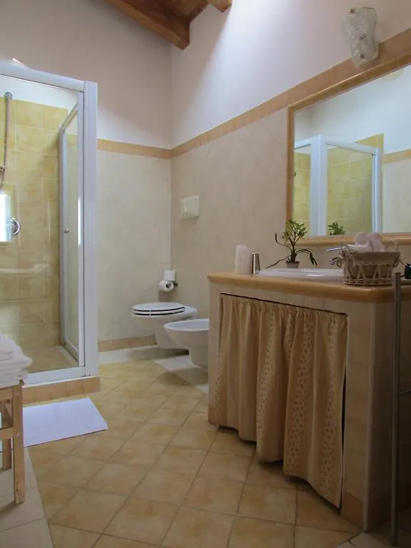Farm stay Agriturismo Fior Di Pesco Hotel Sommacampagna Italy