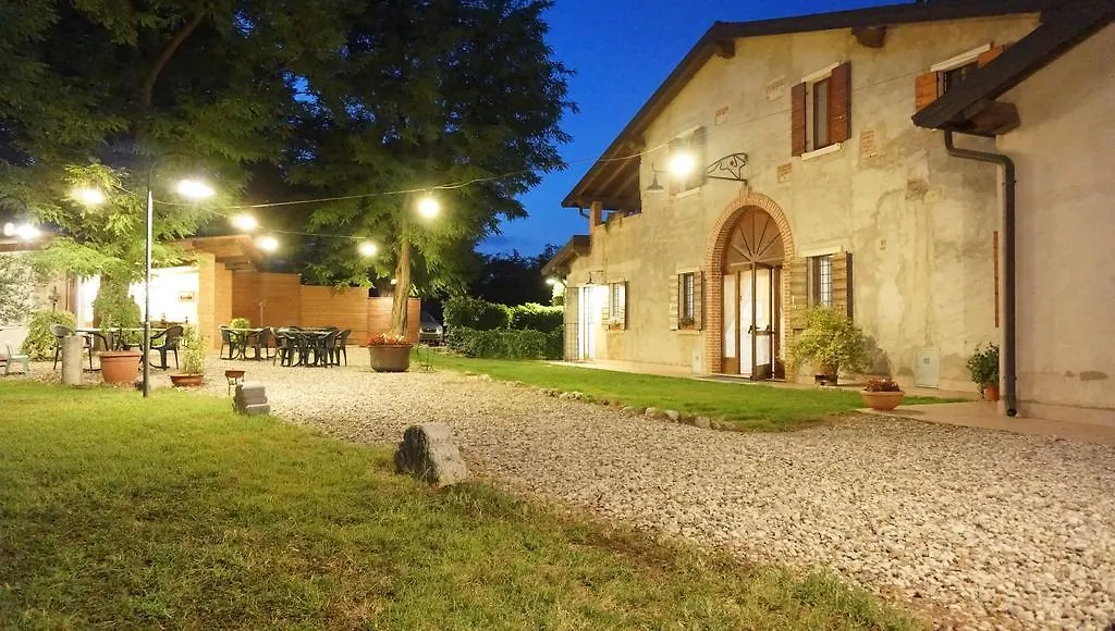 Agriturismo Fior Di Pesco Hotel Sommacampagna Farm stay
