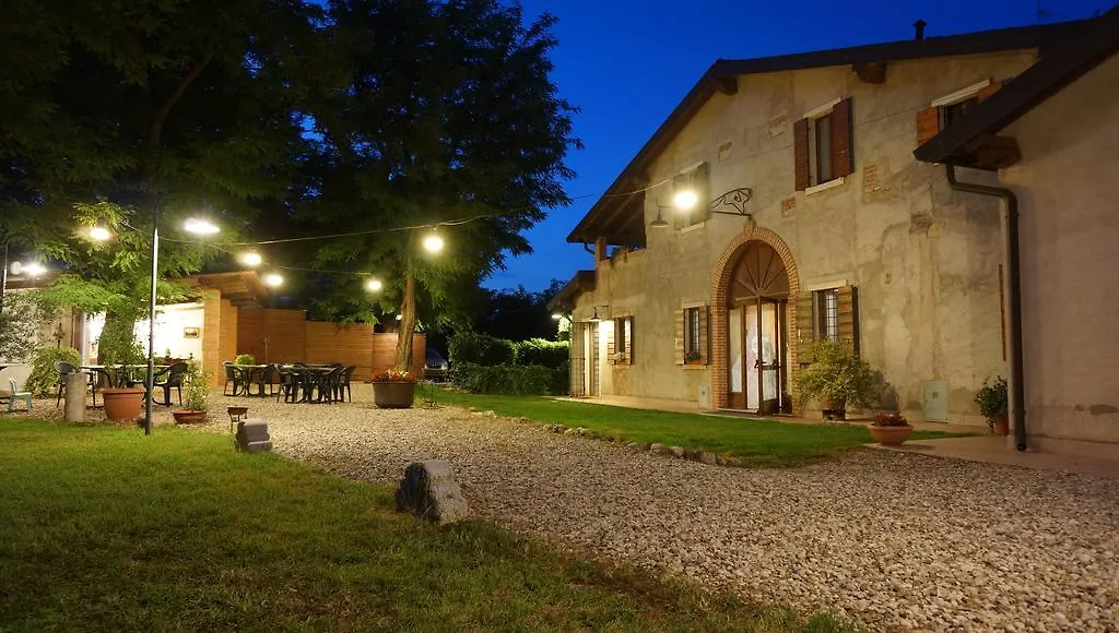 Agriturismo Fior Di Pesco Hotel Sommacampagna Farm stay